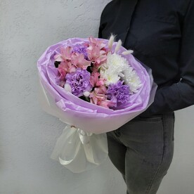 Букет с лунными гвоздиками и альстромериями