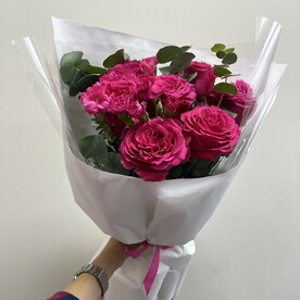 Роза с эвкалиптом