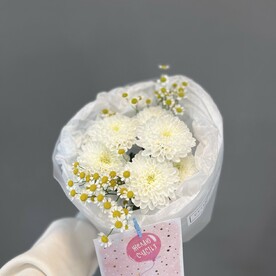 Букет из ромашки с хризантемой