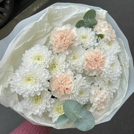 Нежный букет с диантусами