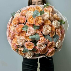 Нежный персиковый букет