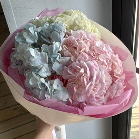 Букет и гортензии