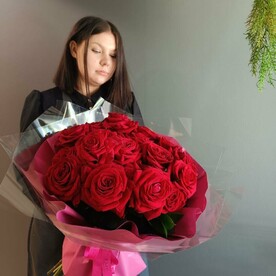 Букет роз Ред Наоми