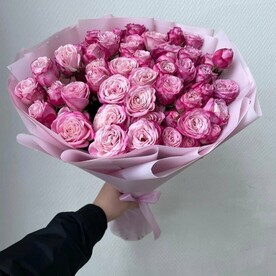 Букет из кустовых роз Мадам Бомбастик