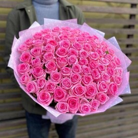 101 розовая роза Аква 60 см