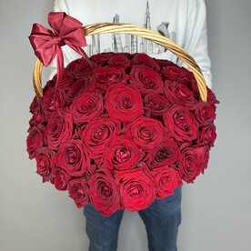 Корзина из 51 красной розы