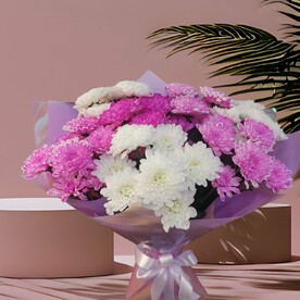 Букет из радужных хризантем