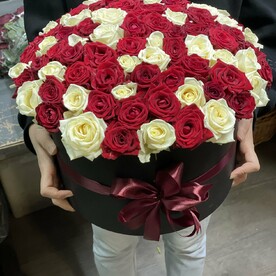 101 микс розы в коробке