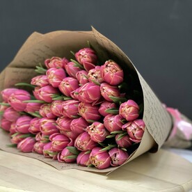 Букет из 49 пионовидных тюльпанов