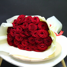 Букет из 29 красных роз