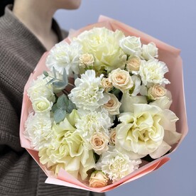 Нежный букет из ажурных роз