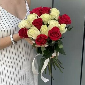 Букет и 15 эквадорских роз