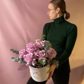 Композиция в коробке из французских роз