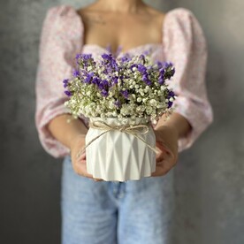 Гипсовая вазочка с сухоцветами