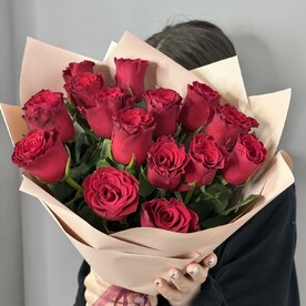 Букет из 15 красных роз