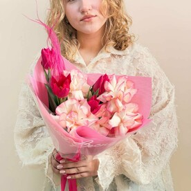 Букет из тюльпанов и роз 012