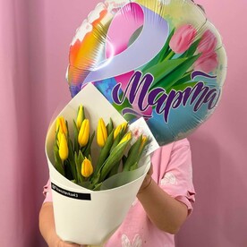 Букет из 11 тюльпанов с шариком(1шт)