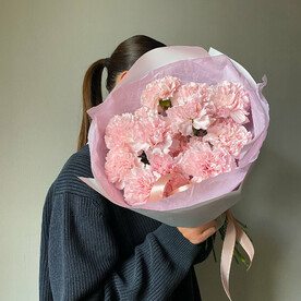 Моно букет из розовых диантусов