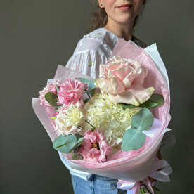 Букет с французской розой, эустомой и гортензией. Veresk 488