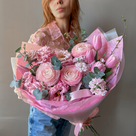 Букет с тюльпанами, ранункулюсами и эустомой, Veresk 855