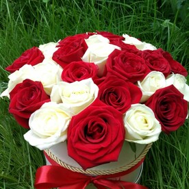 "Коробка с розами"