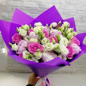 Эустома с пионов