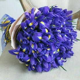Букет из ирисов.