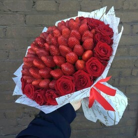 "Клубника с розами"