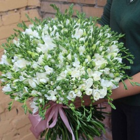 Букет из фрезии