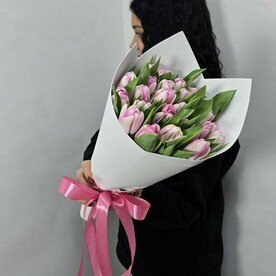 25 розовых тюльпанов