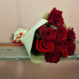 Мнобукет из красной розы премиум 9 шт