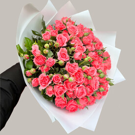 Букет из 31 малиновой розы