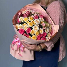 17 кустовых роз микс