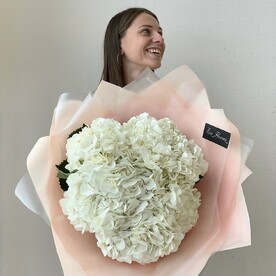 Букет пышных гортензий