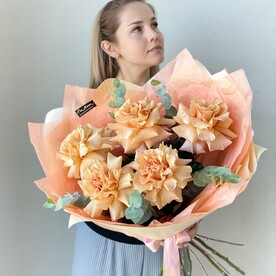 Французские персиковые розы