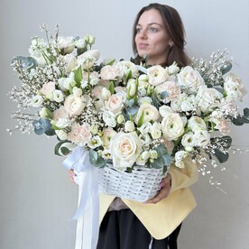 Maxi корзина весенних цветов