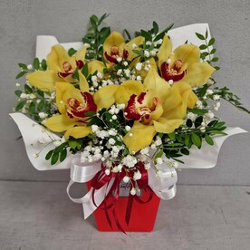 Цветы в коробке