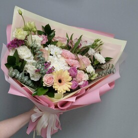Букет сборный в нежно розовых оттенках