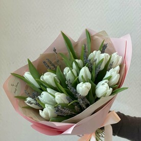 Тюльпаны с ароматной лавандой