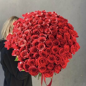 101 красная роза Эквадор