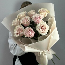 Букет с импортной розы "Дама сердца"