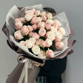 Букет роза пионовидная кустовая "Акита"