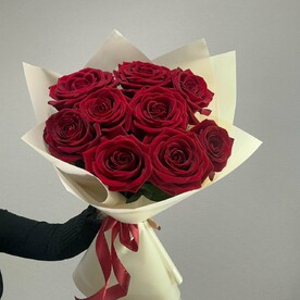 Букет из 9 красных роз