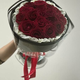 Букет из красных роз