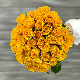 Букет из 35 желтых роз с лентой Кения 40 см