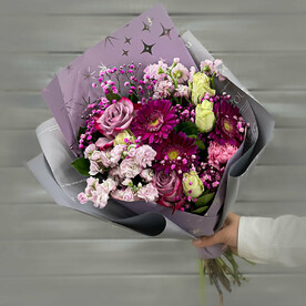 Букет из гербер, маттиолы и роз