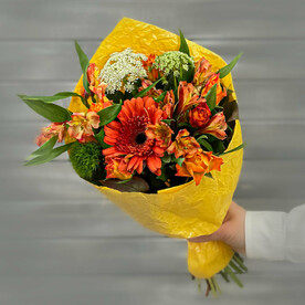 Букет из альстромерий, роз и герберы