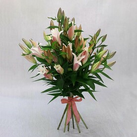 Букет из 9 розовых лилий