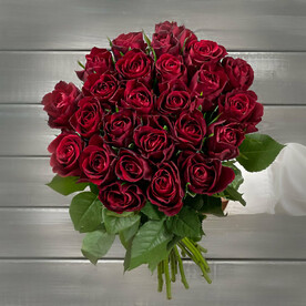 Букет из 21 красной розы с лентой Кения 40 см