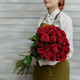 27 красных роз Эквадор 50 см